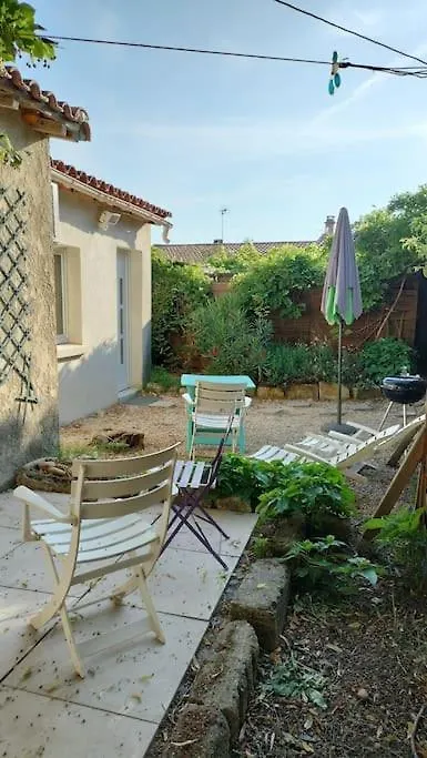 Maisonnette En Provence Climatisee, Wifi, Parking Arles 0*,  France